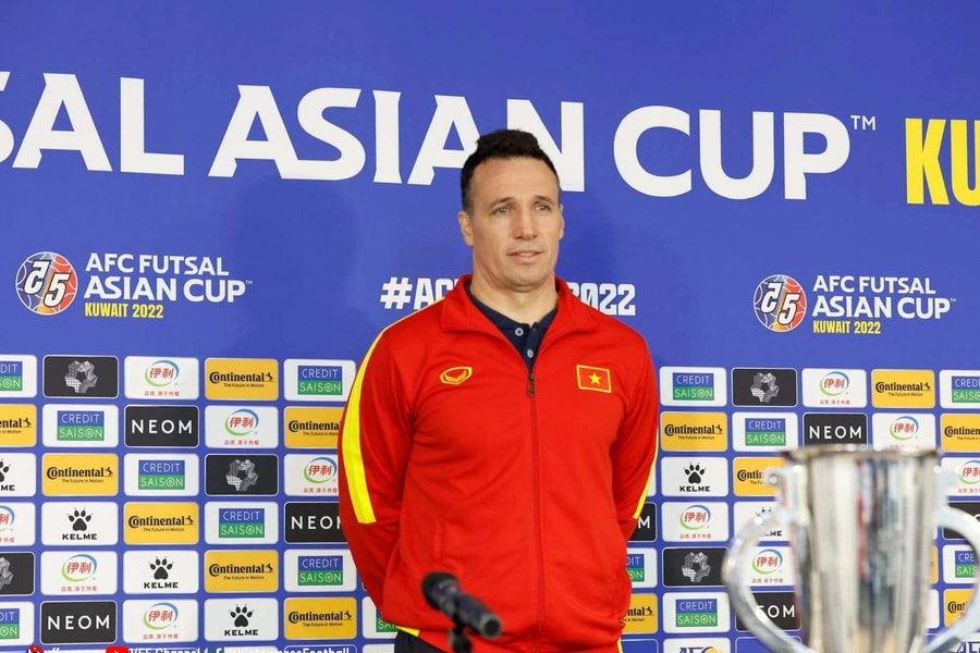 Futsal Việt Nam tiếp tục gắn bó với HLV Diego Giustozzi; Man United hết hy vọng đua Top 4 Ngoại hạng