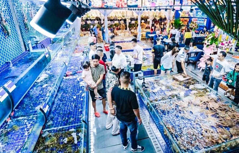 Nắng nóng, hải sản Nghệ An tăng giá mạnh dịp lễ