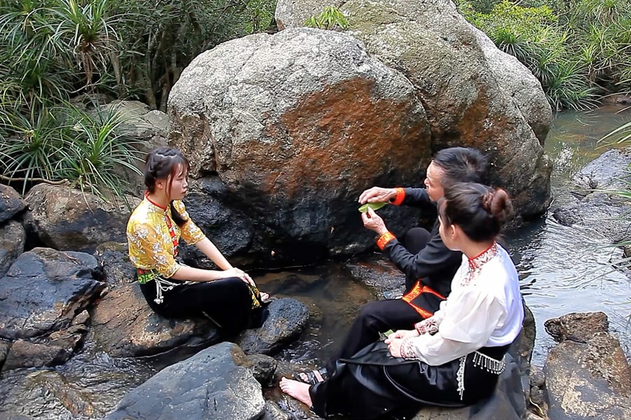 Tiếng kèn từ lá sa nhân của người Thái ở Tân Kỳ