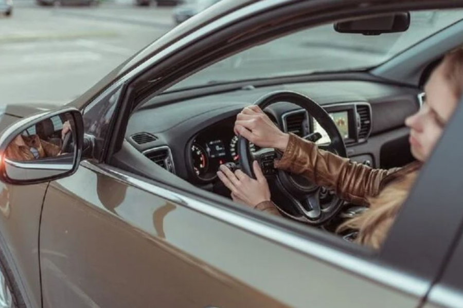 Sử dụng đèn xi nhan báo rẽ thế nào cho đúng cách? 