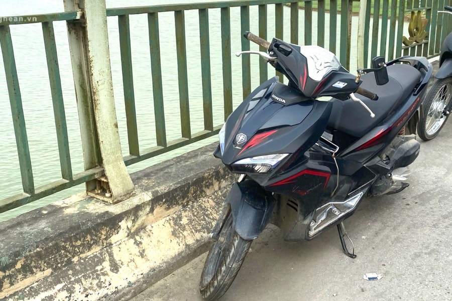 Tìm kiếm người đàn ông nghi nhảy cầu Bến Thủy 2 tự vẫn