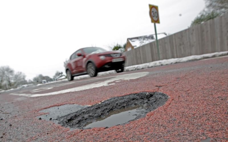 Những bộ phận ô tô dễ bị hỏng hóc khi thường xuyên tiếp xúc với 'ổ gà'