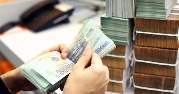 Chính phủ chỉ đạo khẩn trương hoàn thiện hồ sơ báo cáo Bộ Chính trị về cải cách tiền lương