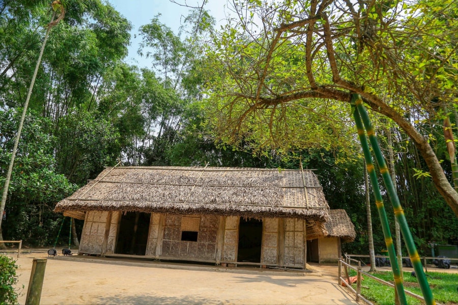 Cụm di tích làng Chùa (làng Hoàng Trù) Quê ngoại - Nơi Chủ tịch Hồ Chí Minh chào đời
