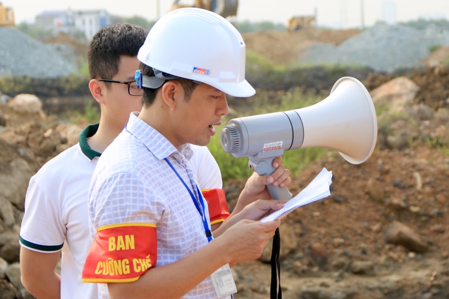 Cưỡng chế thu hồi đất của 8 hộ dân tại huyện Hưng Nguyên để bàn giao cho nhà đầu tư thực hiện Dự án VSIP