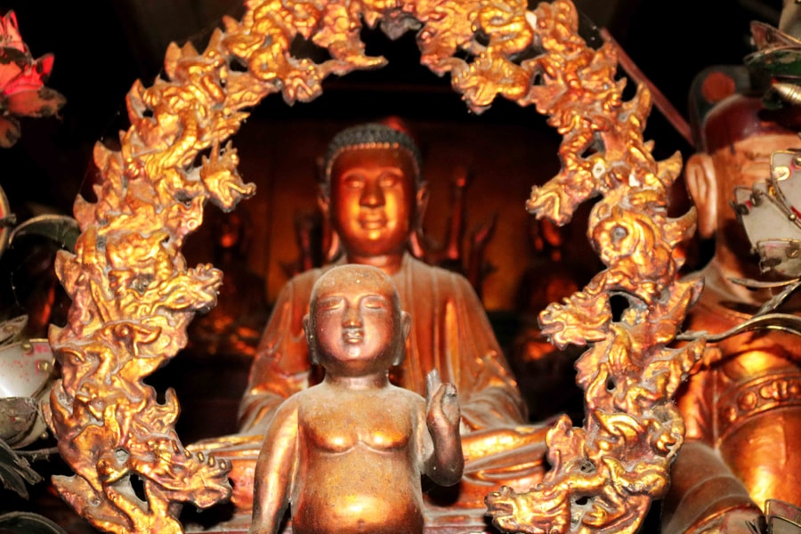 Chiêm ngưỡng những bức tượng Phật đản sinh cổ ở Nghệ An