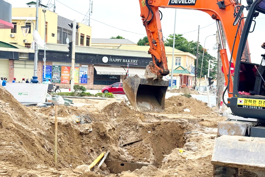 Dự án nâng cấp vỉa hè đường Lê Hồng Phong (TP Vinh) có nguy cơ chậm tiến độ?