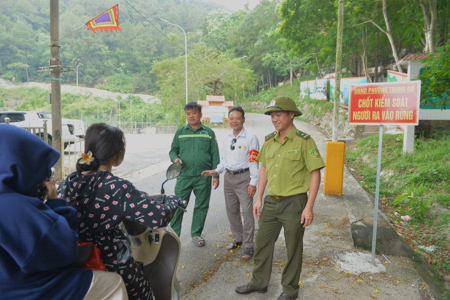  Giám sát người mang lửa vào núi Quyết, ngăn chặn cháy rừng