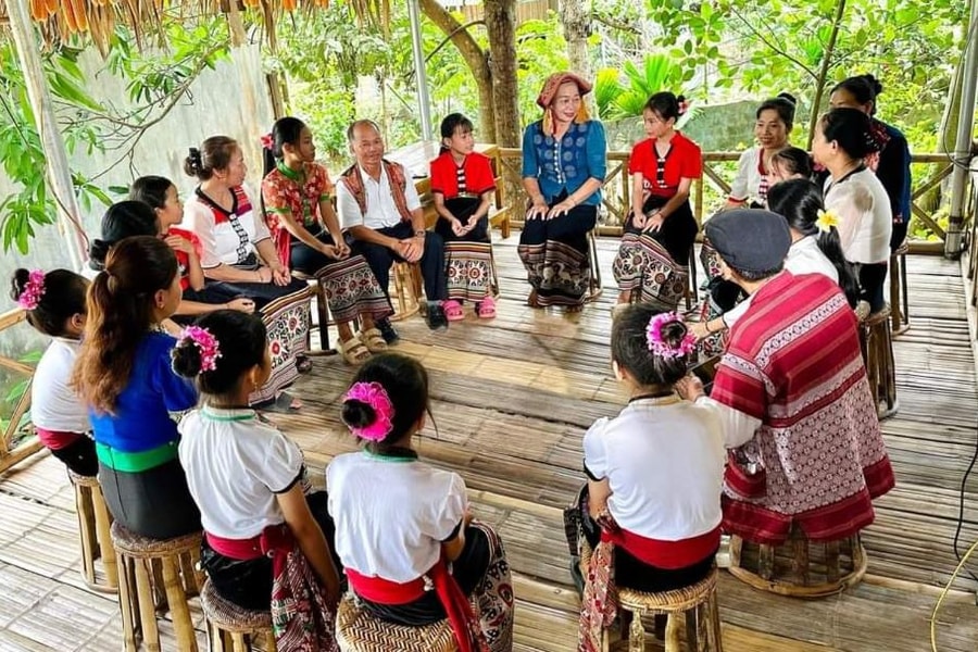 Người 'truyền lửa' văn hóa dân tộc Thái ở Nghệ An