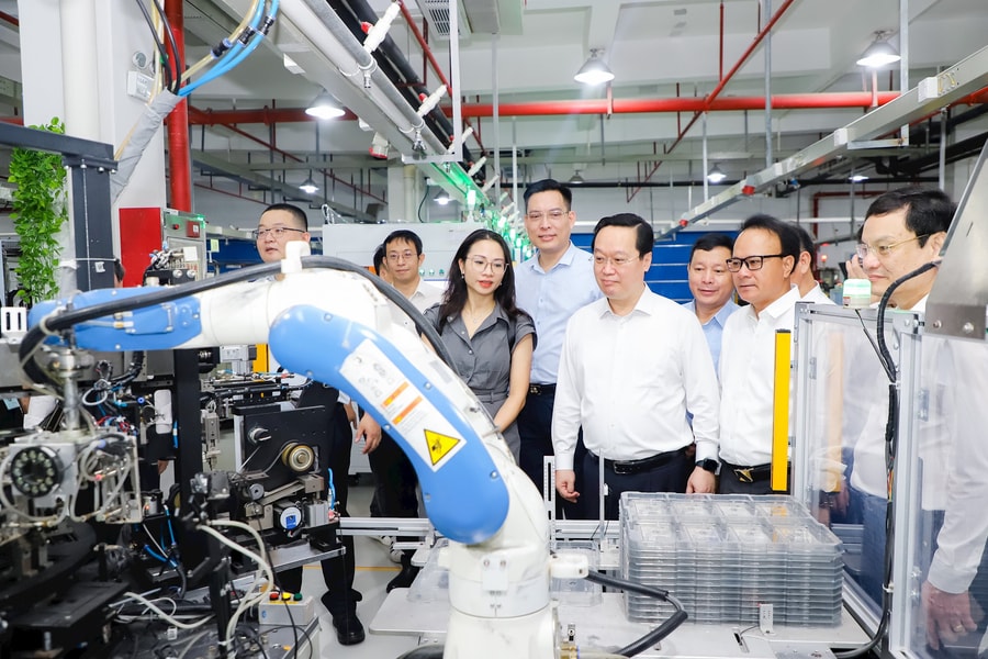 Chủ tịch UBND tỉnh Nghệ An Nguyễn Đức Trung làm việc với các tập đoàn công nghệ của Trung Quốc