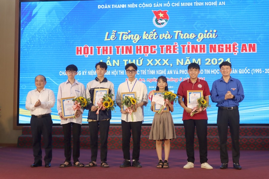 Trao giải Hội thi Tin học trẻ tỉnh Nghệ An lần thứ 30, năm 2024