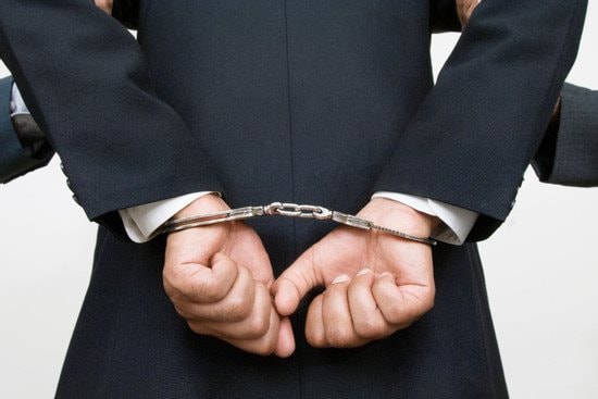 Cựu cục phó Văn phòng Quốc hội bị cáo buộc lừa doanh nhân nước ngoài 1,8 triệu USD