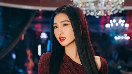 Phương Nhi lọt top 'Nhan sắc vượt thời gian' toàn cầu