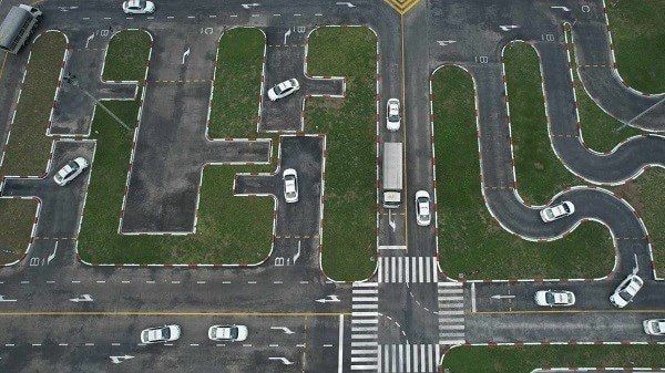 Từ tháng 6, lý thuyết giấy phép lái xe ô tô B2 có thể học online