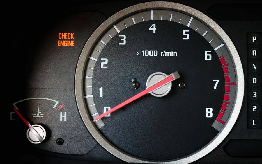 Lý do không nên để bình nhiên liệu xe ôtô cạn kiệt