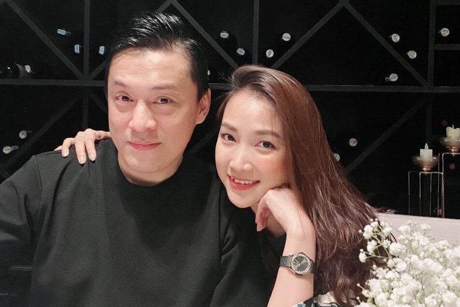 Cuộc sống của ca sĩ từng nhận cát-sê cả chục cây vàng lấy vợ kém 17 tuổi ra sao?