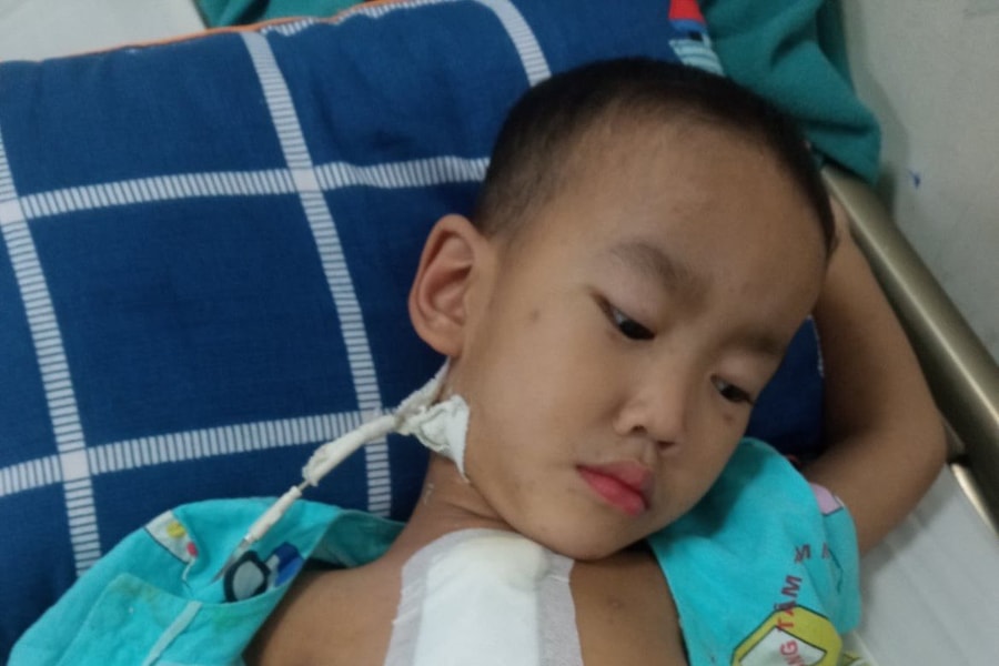 Gia cảnh khốn khó của gia đình cháu bé 4 tuổi mổ tim 3 lần