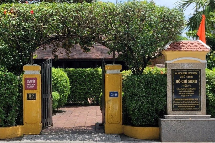 Nguyễn Sinh Cung cùng anh theo cha mẹ vượt đường thiên lý vào đất kinh kỳ