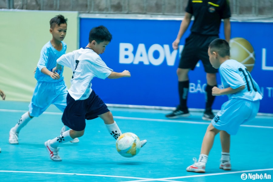 Highlight Bán kết Nhi đồng TX. Hoàng Mai - Nhi đồng Hưng Nguyên: 1-0