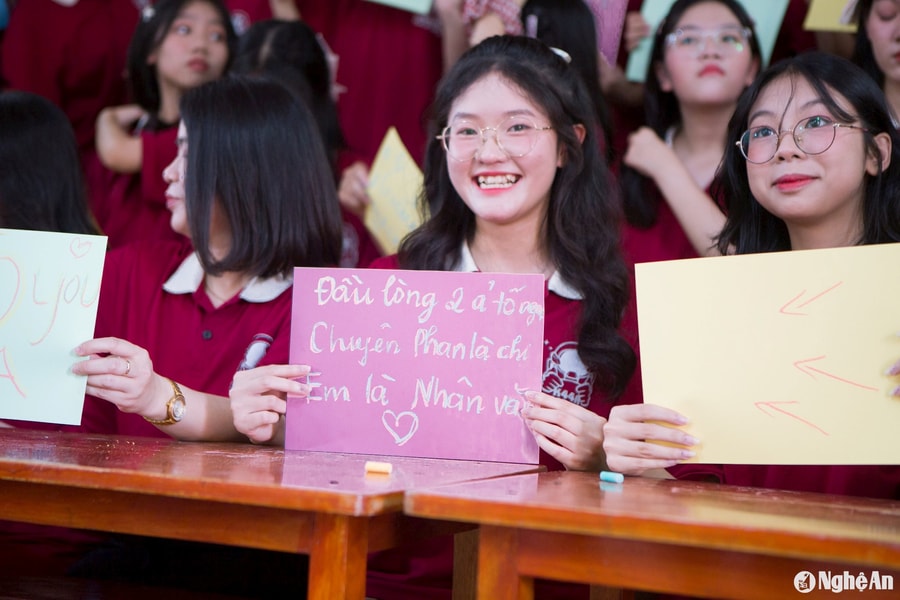 Bí quyết học ‘lạ’ của nữ thủ khoa lớp 10 môn Văn trường chuyên Phan Bội Châu