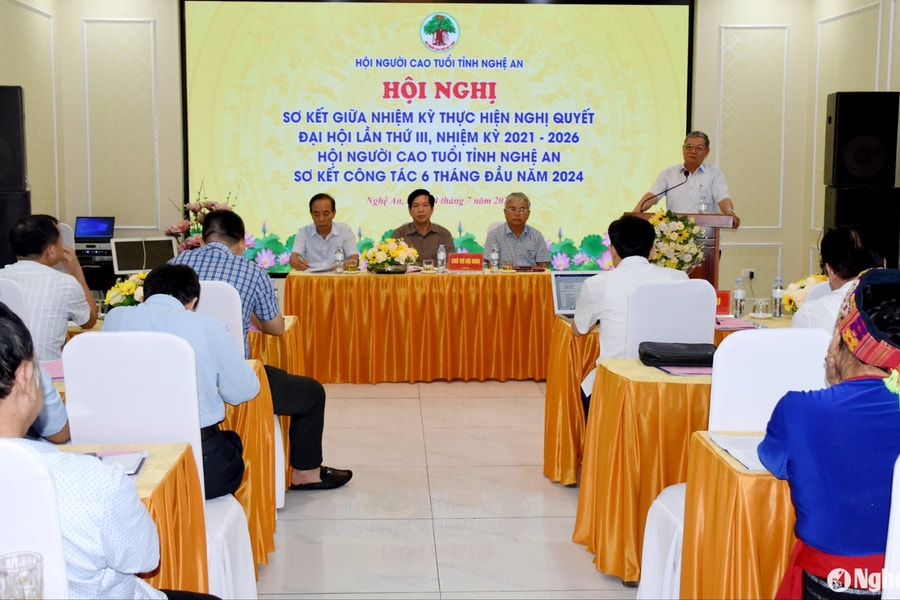 Người cao tuổi Nghệ An tích cực tham gia lao động, sản xuất, góp phần xóa đói, giảm nghèo