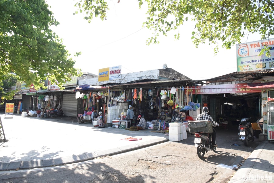 Xung quanh việc chuyển đổi mô hình quản lý, kinh doanh chợ Quán Lau