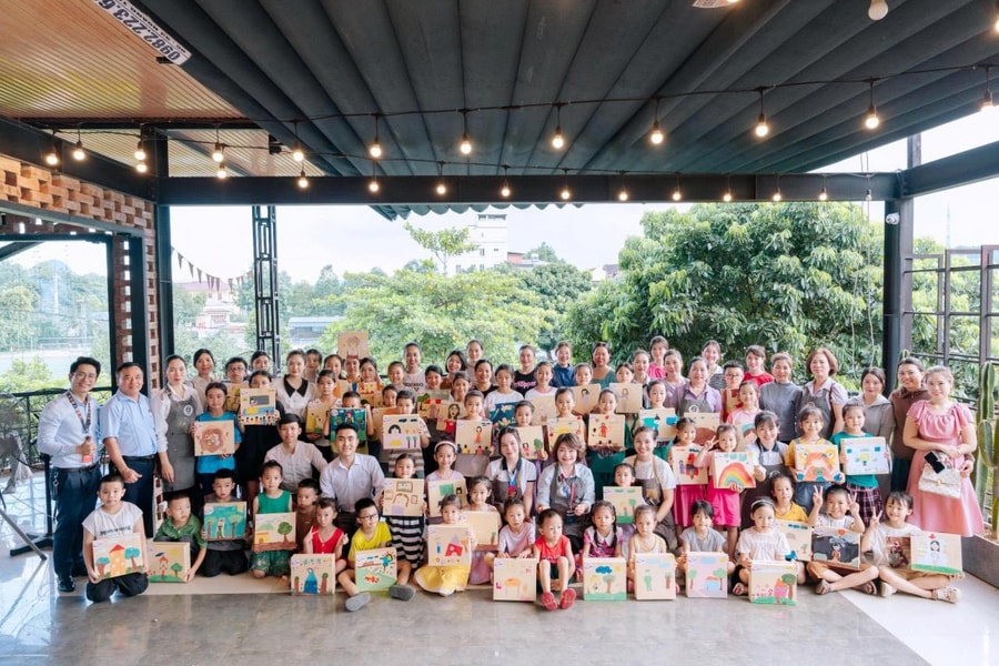 Trẻ thơ miền Tây xứ Nghệ gửi ước mơ qua tranh vẽ