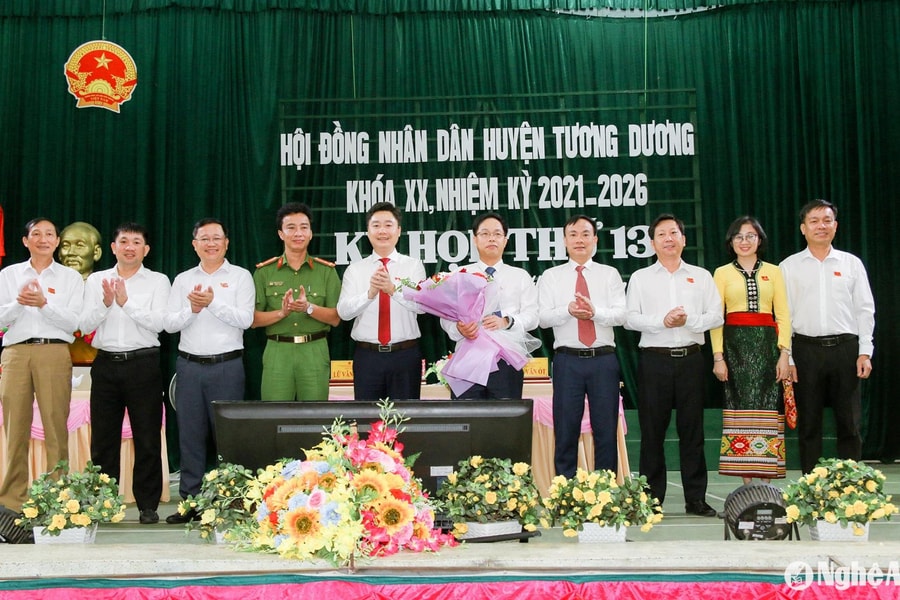 Ông Lữ Văn May được bầu giữ chức danh Chủ tịch HĐND huyện Tương Dương