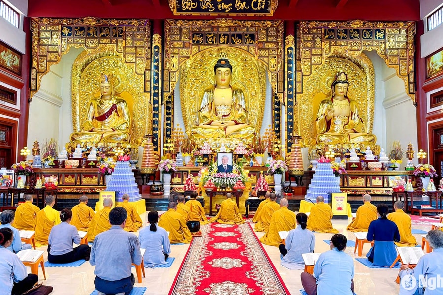 Tăng ni, phật tử tại Nghệ An thành kính tưởng niệm Tổng Bí thư Nguyễn Phú Trọng