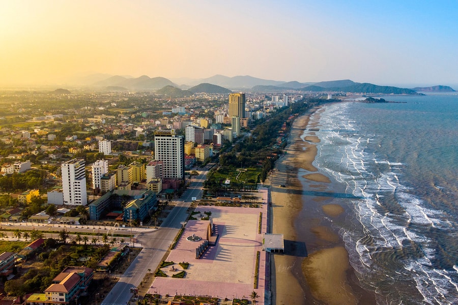 [Infographics] Thông tin và con số nổi bật của thị xã Cửa Lò 30 năm xây dựng và phát triển