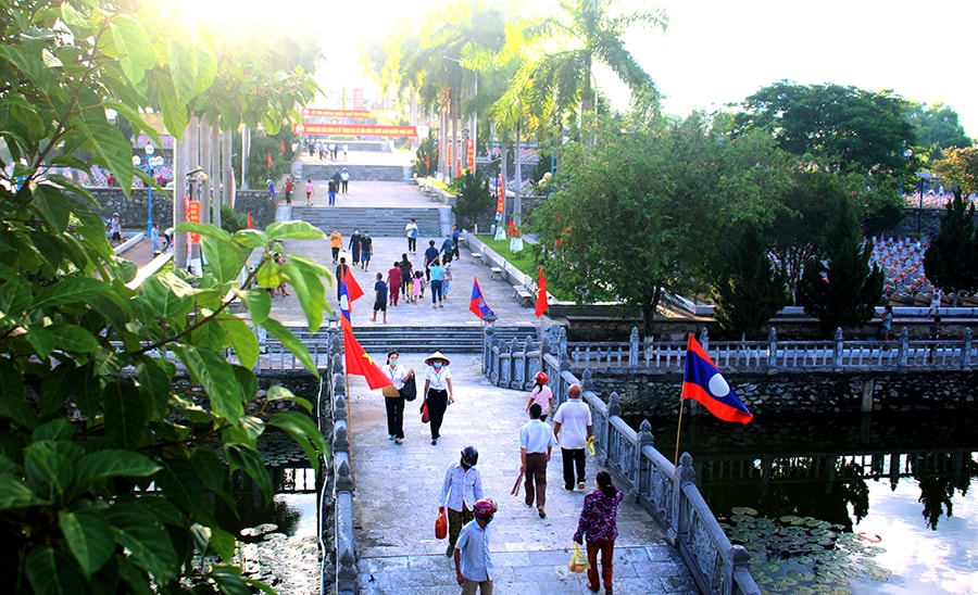 Anh Sơn đón hơn 23.000 lượt khách đến nghĩa trang liệt sĩ Quốc tế Việt - Lào