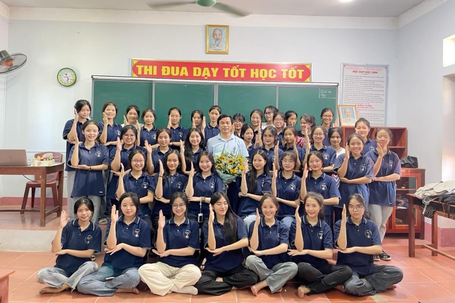 Lớp học toàn nữ ở xứ Lường với kỳ tích "chưa từng có" ở Kỳ thi tốt nghiệp THPT