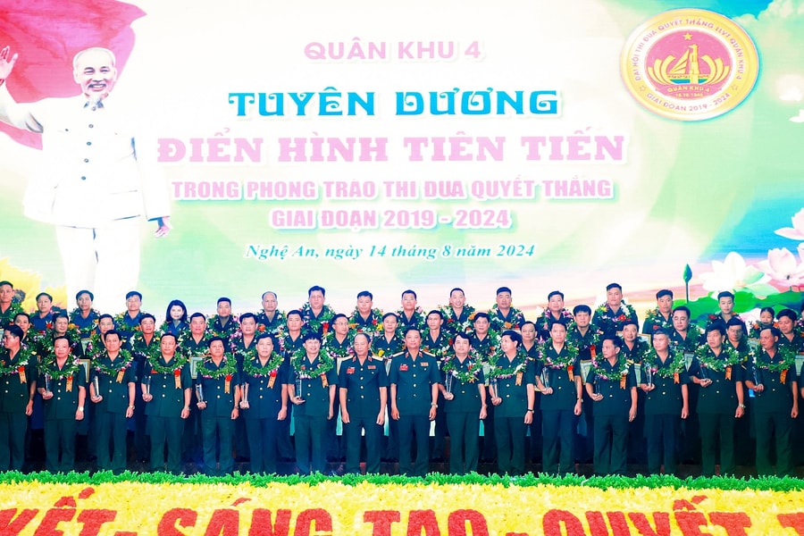 Bộ Tư lệnh Quân khu 4 tuyên dương 64 tập thể, cá nhân điển hình tiên tiến trong Phong trào Thi đua Quyết thắng