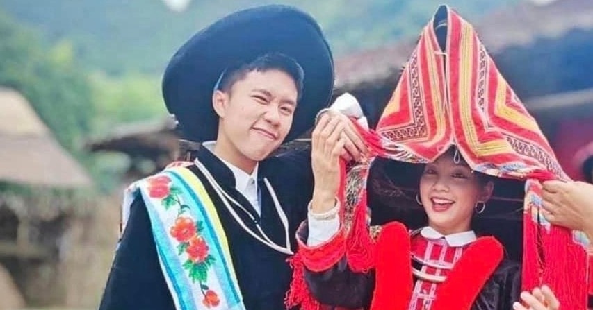 Hình ảnh cực đáng yêu của cặp đôi 'Đi giữa trời rực rỡ' đang gây bão