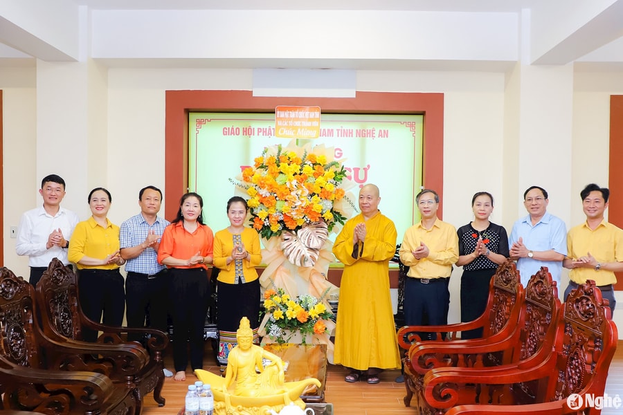 Ủy ban MTTQ tỉnh Nghệ An chúc mừng Ban Trị sự Giáo hội Phật giáo tỉnh nhân mùa Vu Lan báo hiếu