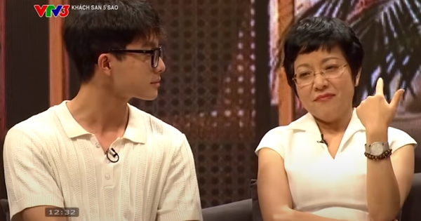 Con trai NSND Công Lý xúc động khi nói về mẹ trên sóng truyền hình