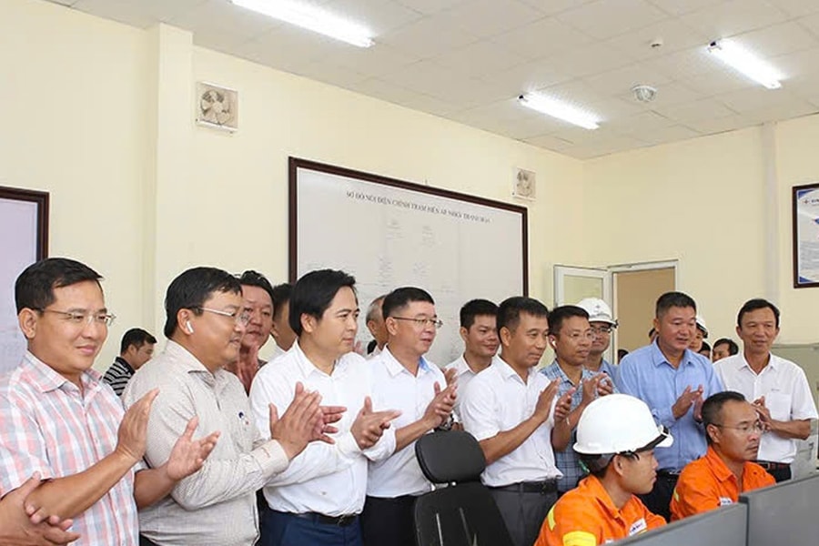 Đóng điện đường dây 500 kV đoạn Quỳnh Lưu - Thanh Hóa