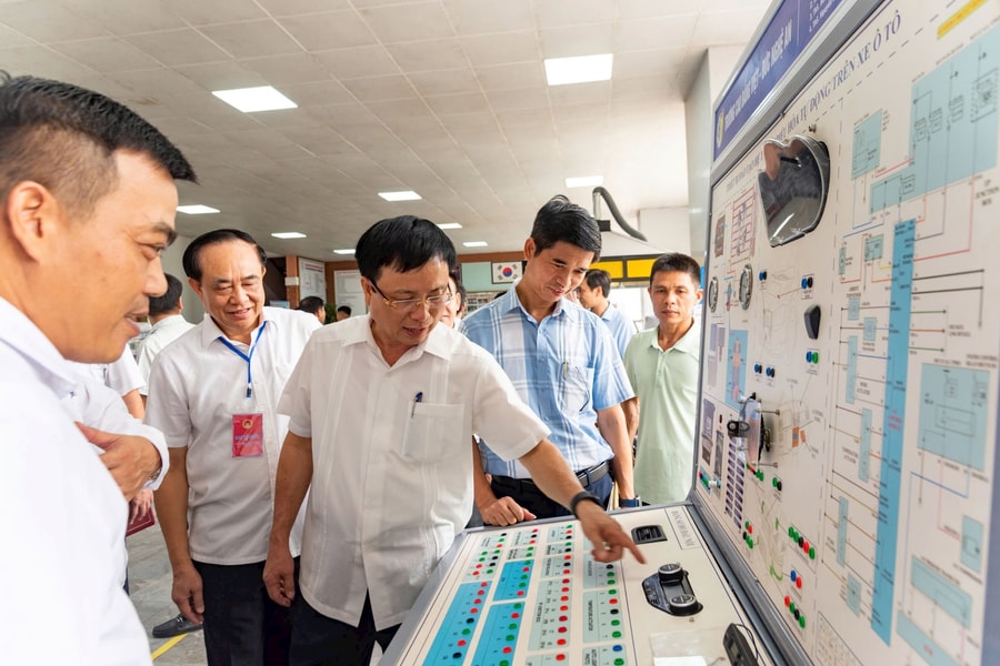 Hiệu quả phong trào sáng chế thiết bị dạy học tại Nghệ An