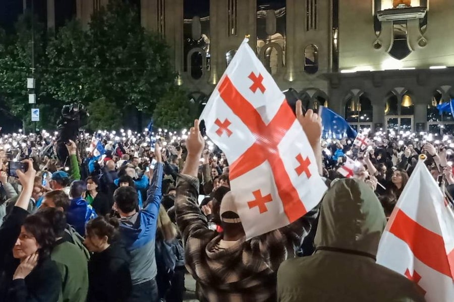 Nga cáo buộc Mỹ đang âm mưu cách mạng màu ở Gruzia