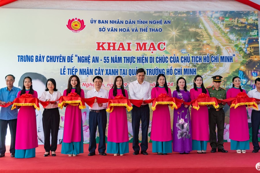 Khai mạc Trưng bày chuyên đề 'Nghệ An - 55 năm thực hiện Di chúc của Chủ tịch Hồ Chí Minh'