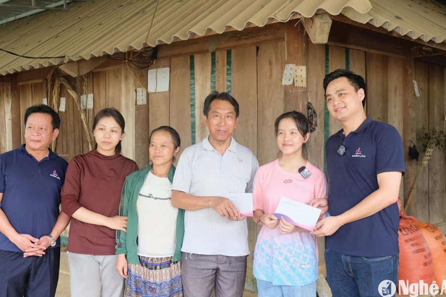 Nữ sinh người Mông được hỗ trợ toàn bộ chi phí để theo học Đại học Y Hà Nội