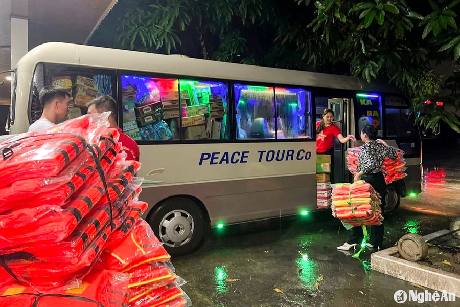 Nghệ An liên tiếp những chuyến hàng 'tất cả vì miền Bắc'