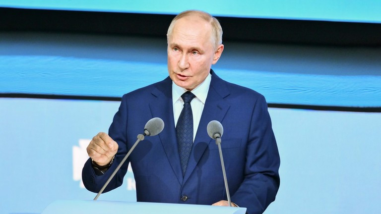 Tổng thống Putin đưa ra cảnh báo mới cho NATO