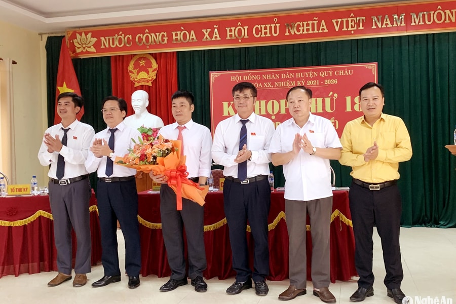 Ông Nguyễn Văn Dũng được bầu giữ chức Phó Chủ tịch UBND huyện Quỳ Châu