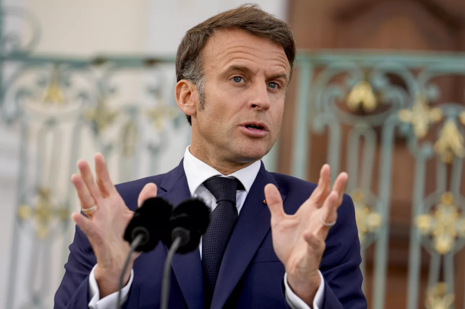 Quốc hội Pháp xem xét luận tội Tổng thống Macron