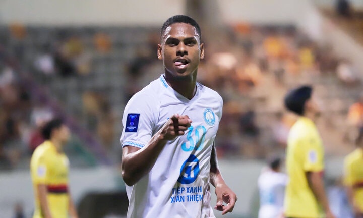 CLB Nam Định thắng đội vô địch Hong Kong; Vua phá lưới World Cup 1990 qua đời ở tuổi 59