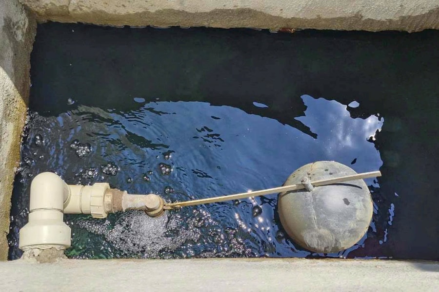 Hàng chục người trong chung cư ở TP. Vinh bị tiêu chảy có thể do bể nước bị rò rỉ