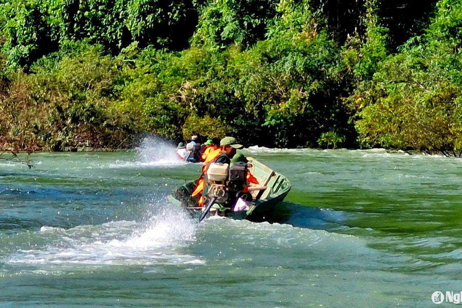 Nhóm thiện nguyện Niềm Tin trao 239 suất quà cho đồng bào Đan Lai gặp khó khăn trong lõi rừng Pù Mát