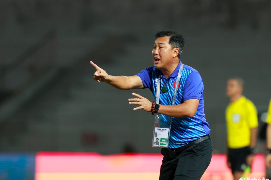 HLV Hứa Hiền Vinh: 'Trận thua này là bài học cho tôi'