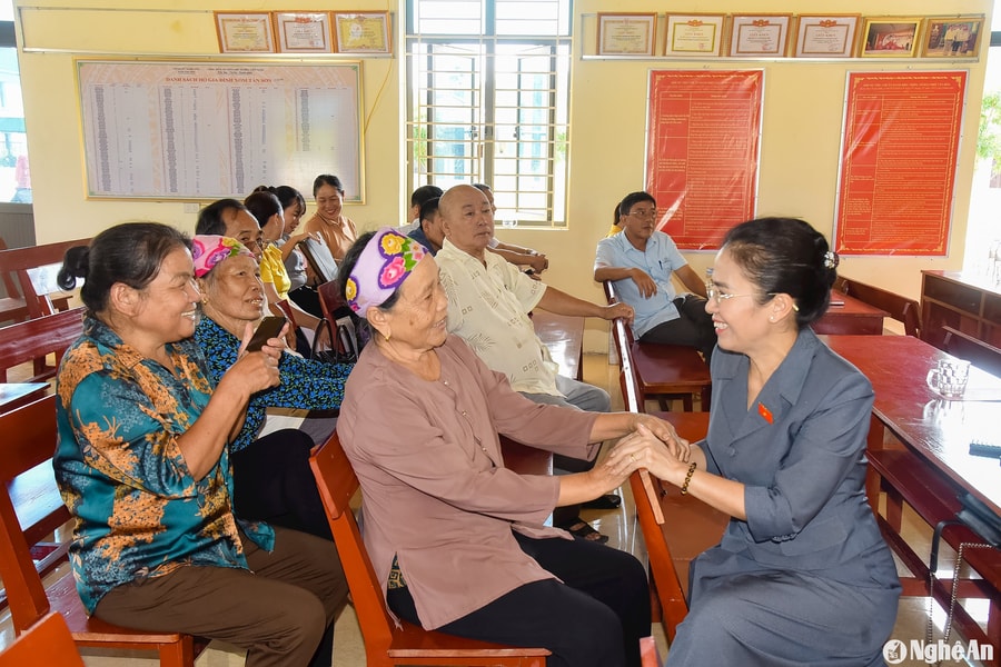 Chủ tịch Ủy ban Mặt trận Tổ quốc tỉnh Nghệ An tiếp xúc cử tri huyện Nghi Lộc